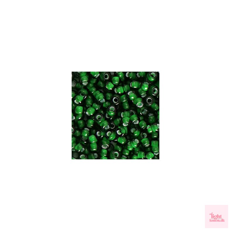 Preciosa. Emerald green