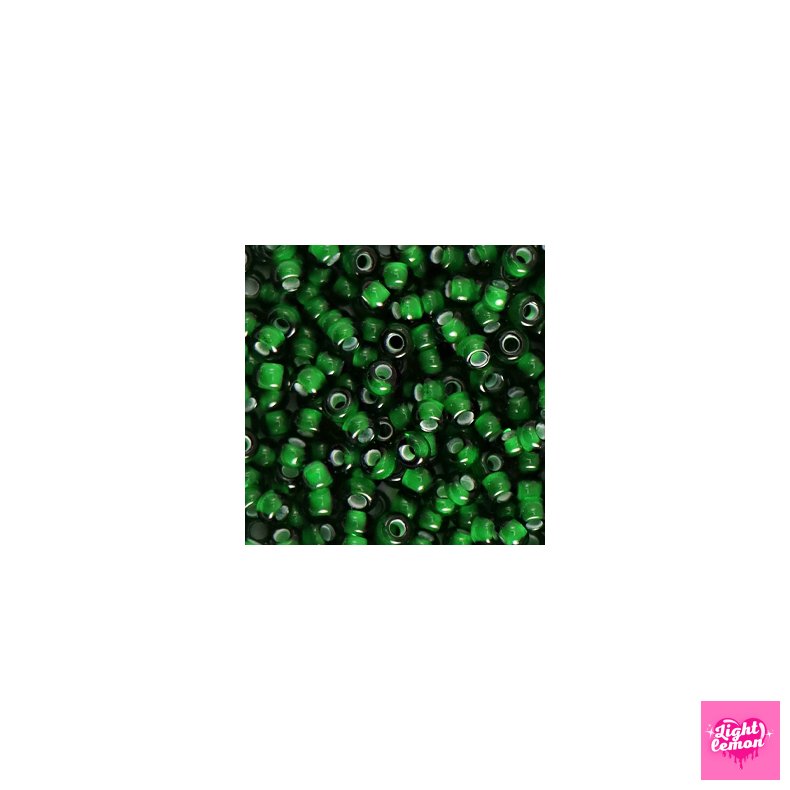 Preciosa. Emerald green