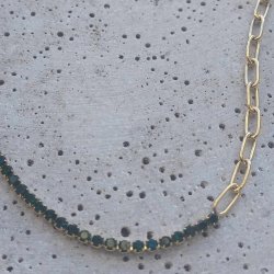 Halskde. Grn zirkonia