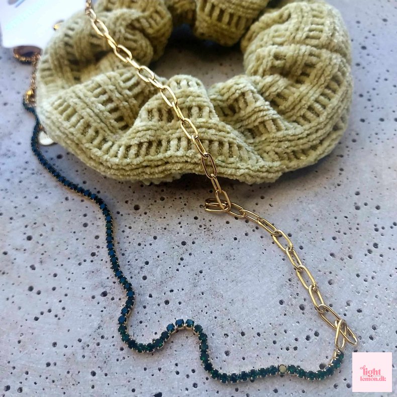 Halsk�de. Gr�n zirkonia