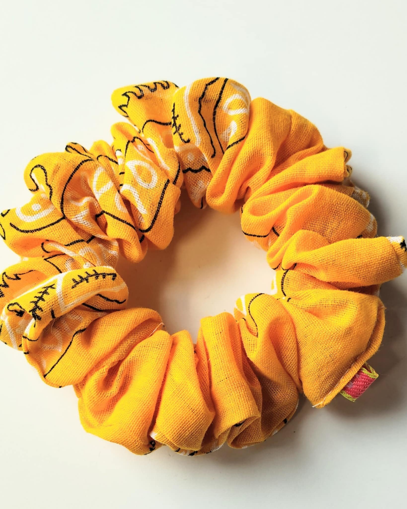 Bandana scrunchie. Gul