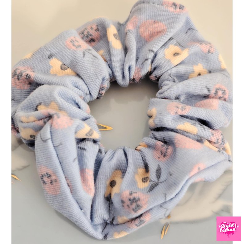 Mini scrunchie. Bl med blomster