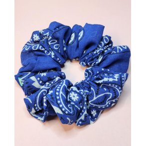 Bandana scrunchie. Bl