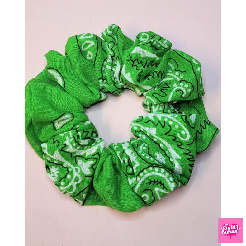 Bandana scrunchie. Grn
