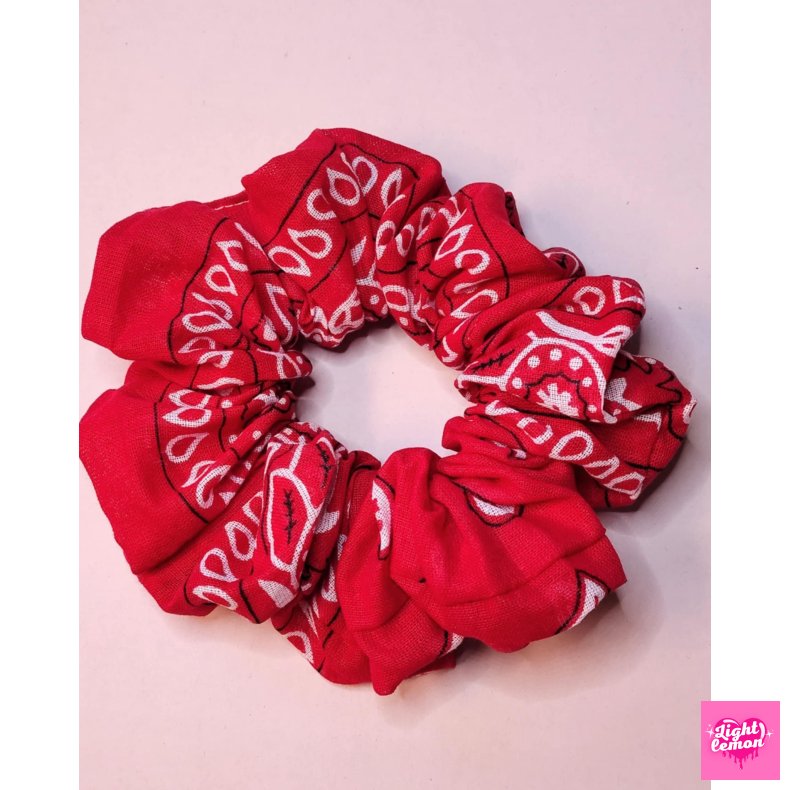 Bandana scrunchie. Rd